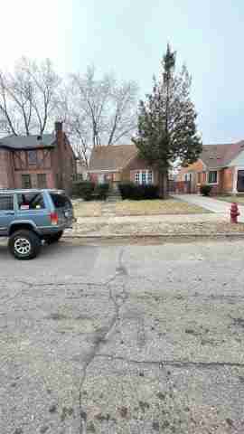 5557 Three Mile (10).jpg